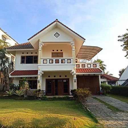 Villa Ohana Batu Batu  Bagian luar foto