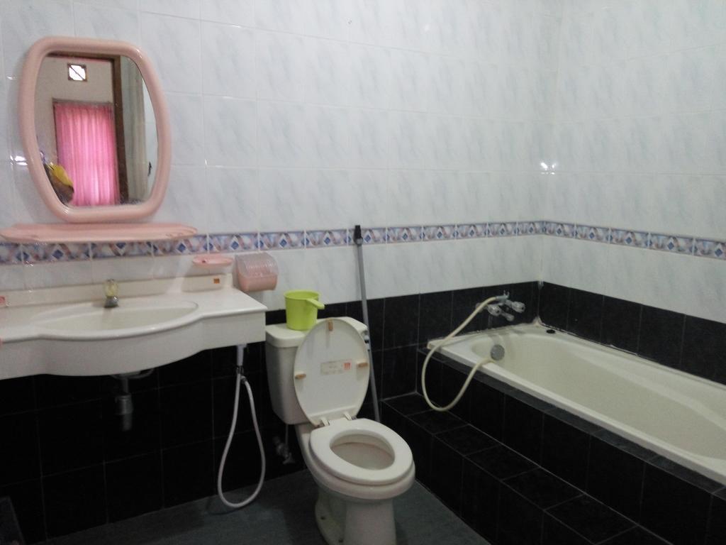 Villa Ohana Batu Batu  Bagian luar foto